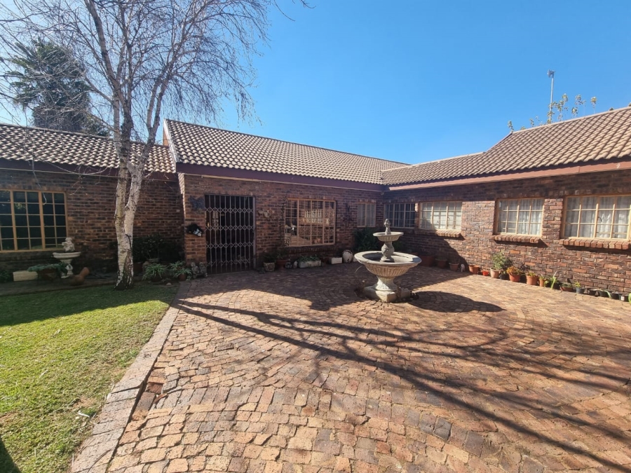 3 Bedroom Property for Sale in Vaalpark Free State